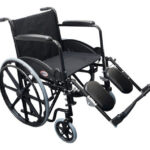 Silla de Ruedas con Elevapiernas Esmaltada con Descansabrazos Abatibles